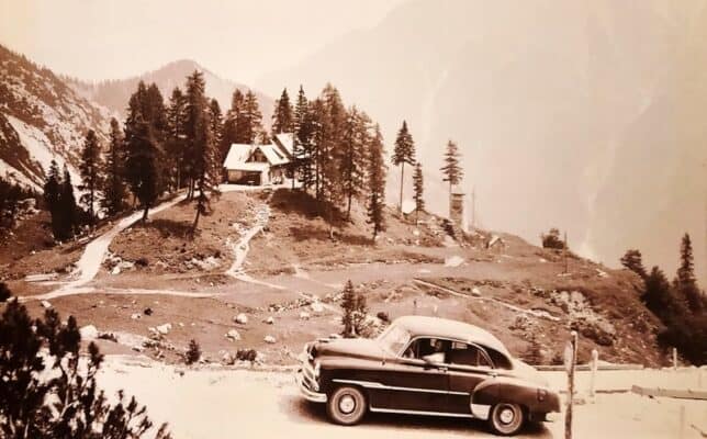 Vi njuter av att bevara traditionen på Erjavčeva Mountain Hut